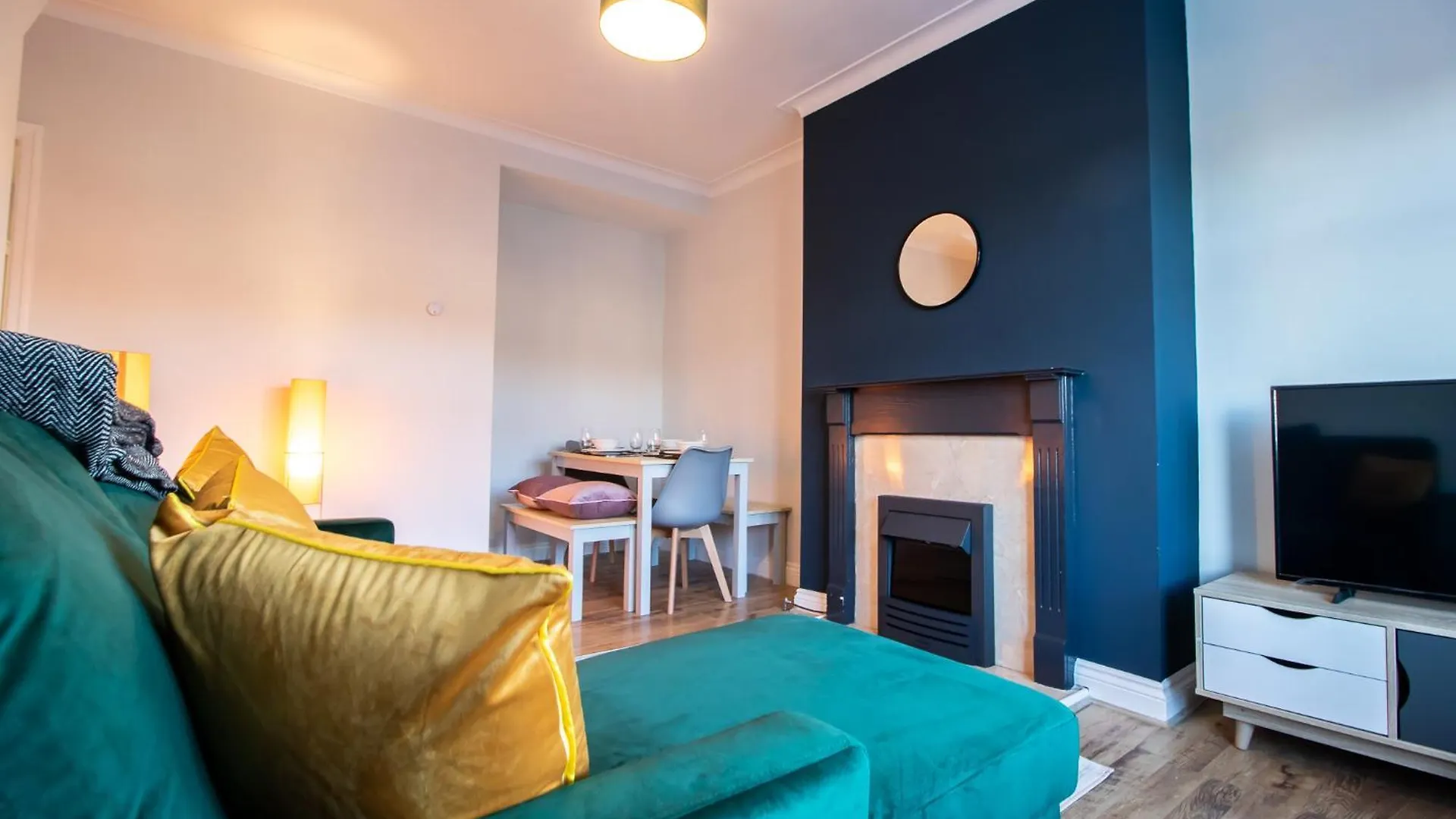 Charming Middlesbrough Home 度假居