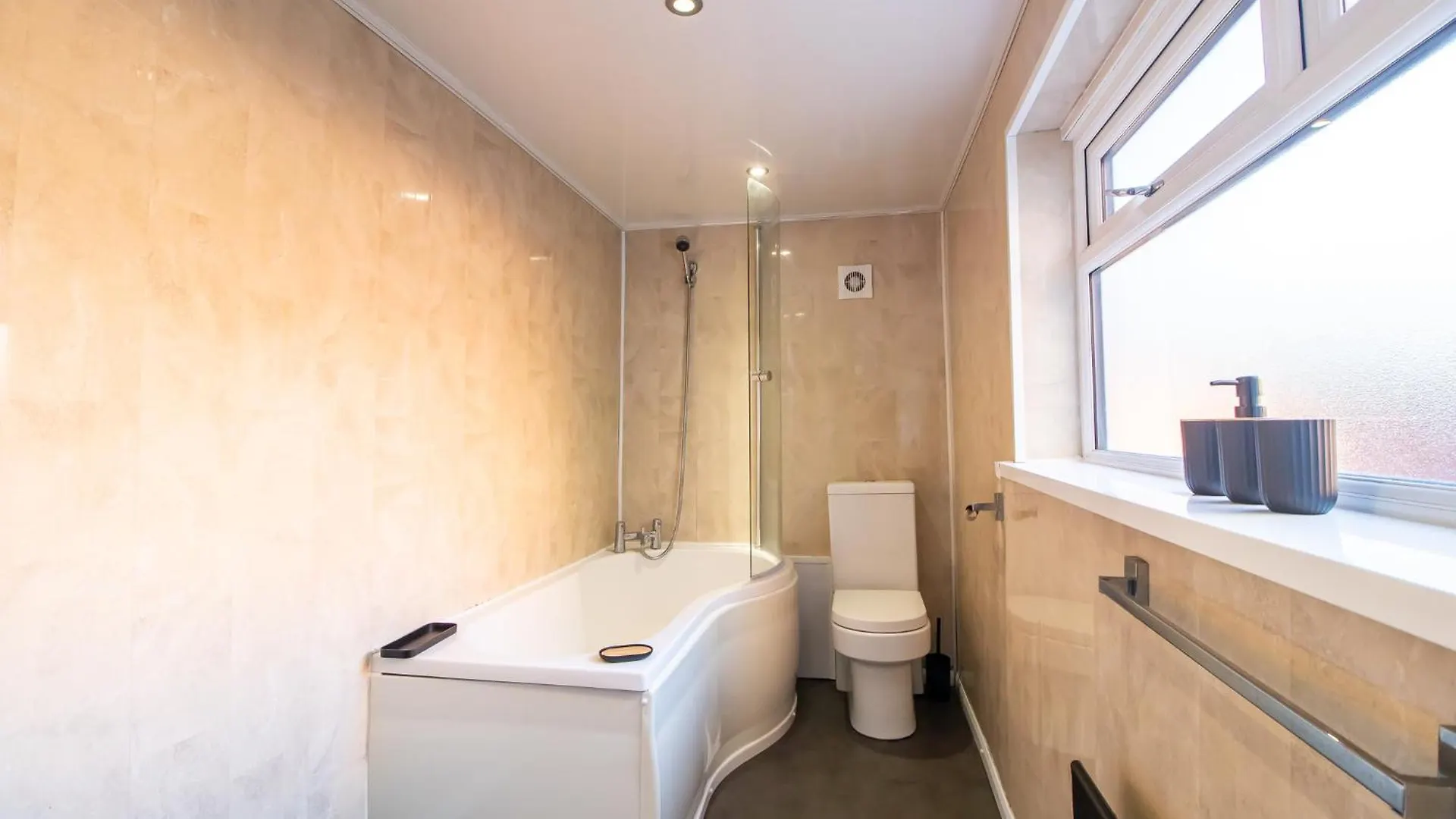 Charming Middlesbrough Home 英国